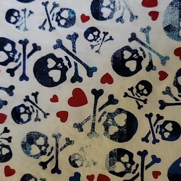 Large Y2K Skull tank top - Picture 4 of 4